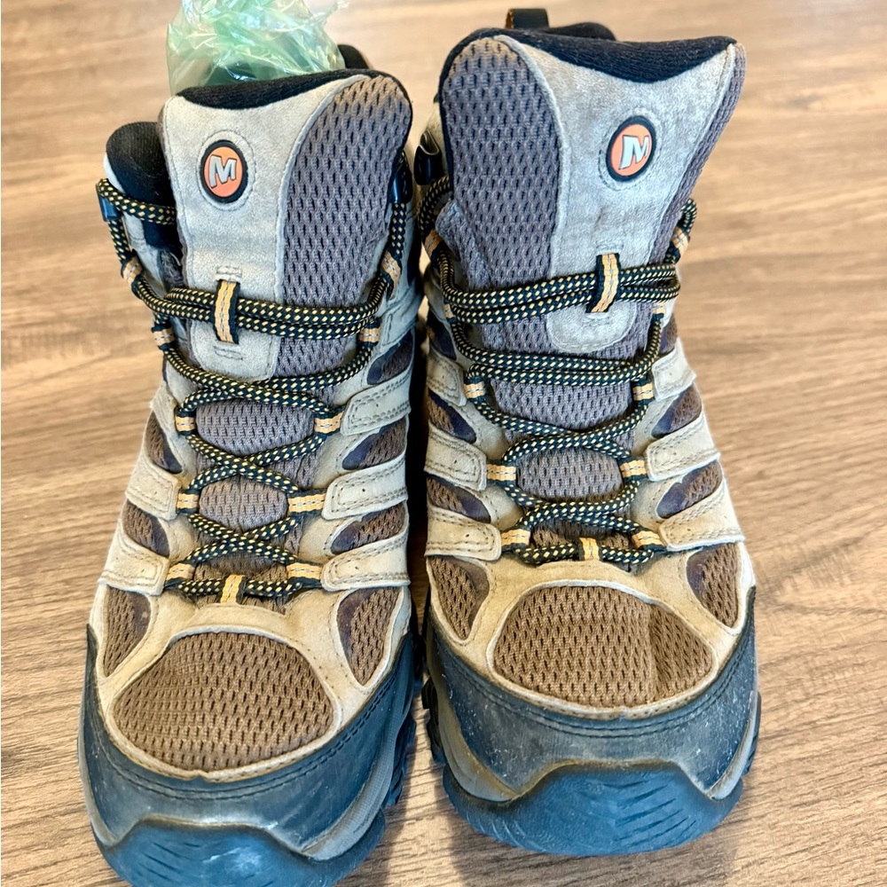 Merrell Moab 3 Mid High Boots Men's
10.5 Suede Vibram Sole Hiking
Rugged